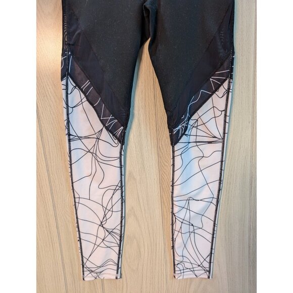 Fabletics High-Rise Mesh Powehold Crop Leggings Abstract Print Black/White XS - Picture 3 of 10